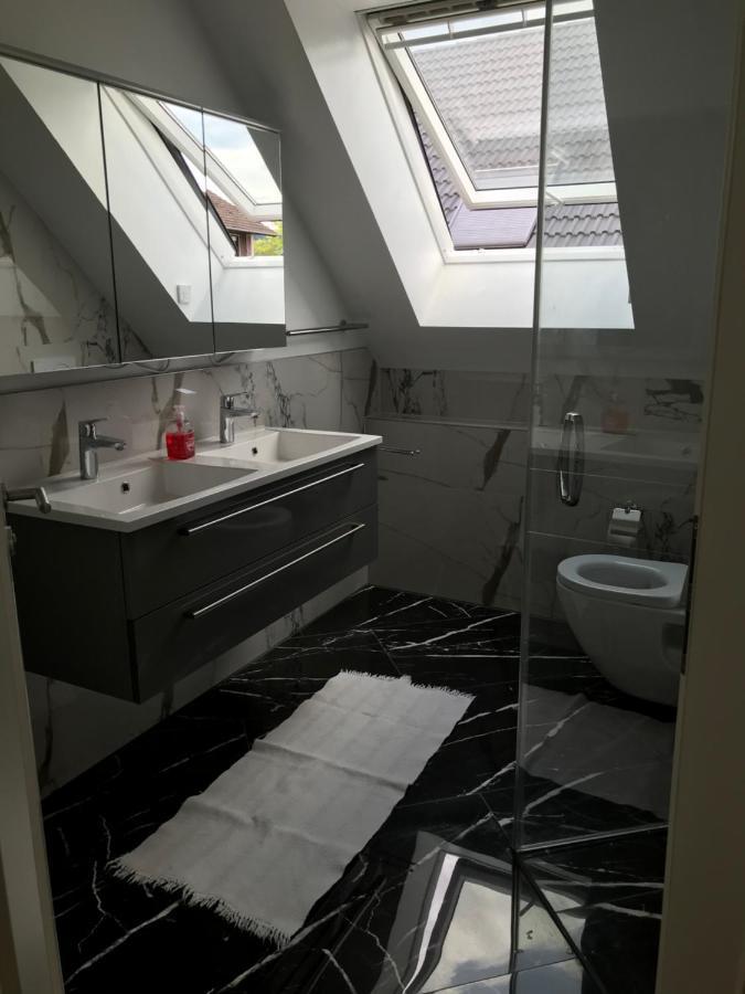 Cloud Apartment อูลดิงเงน มึลโฮเฟิน ภายนอก รูปภาพ